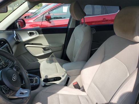 Used 2020 Kia Soul LX FWD image 7