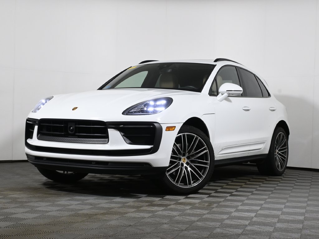 Used 2024 Porsche Macan AWD/4WD image 1
