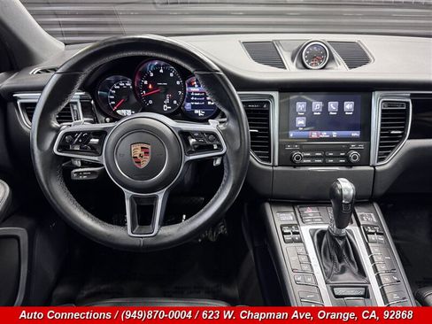 Used 2018 Porsche Macan AWD/4WD image 12