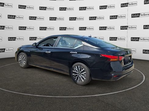 Used 2025 Nissan Altima 2.5 SV FWD image 4