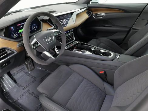 Used 2023 Audi e-tron GT Premium Plus image 32