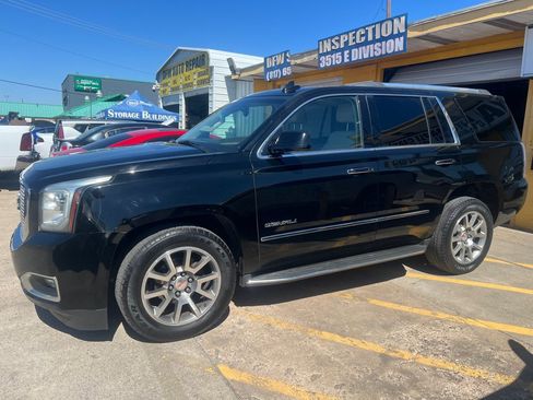 Used 2016 GMC Yukon Denali w/ Open Road Package AWD/4WD image 3