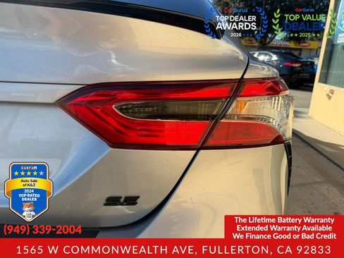 Used 2019 Toyota Camry SE FWD image 16