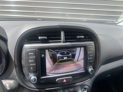 Used 2025 Kia Soul LX w/ LX Technology Package image 20