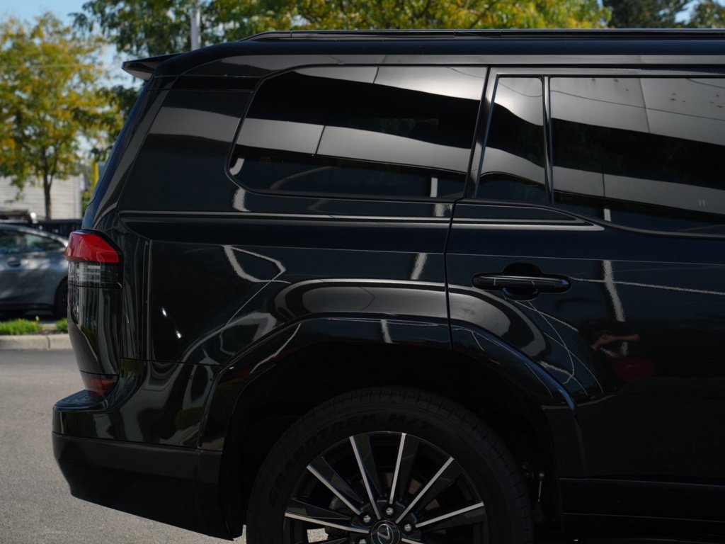 Used 2025 Lexus GX 550 w/ Accessory Package (2T) AWD/4WD image 8