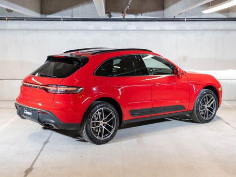 Certified 2024 Porsche Macan AWD/4WD image 9