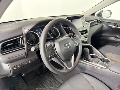 Used 2023 Toyota Camry LE FWD image 4