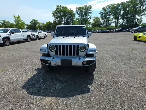 Used 2023 Jeep Wrangler Unlimited Sahara AWD/4WD image 2