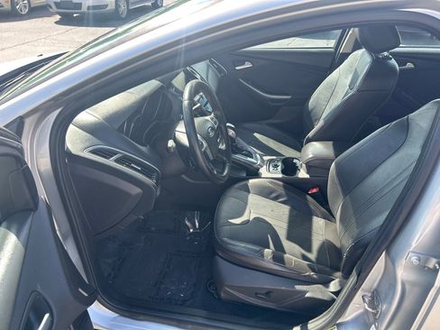 Used 2014 Ford Focus Titanium FWD image 9