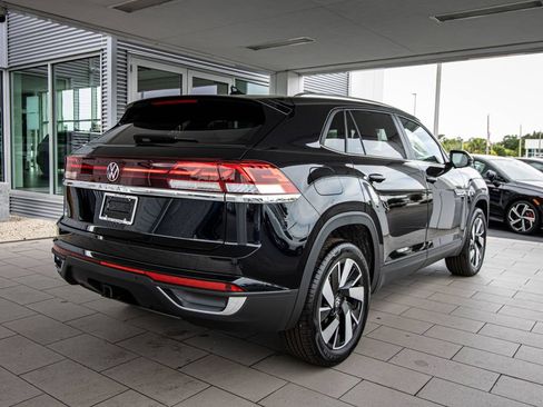 New 2026 Volkswagen Atlas Cross Sport SE FWD image 2