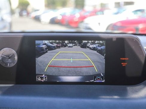 Used 2019 Lexus UX 200 image 25