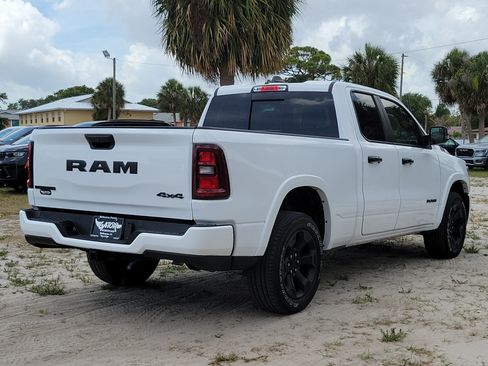 Used 2025 RAM 1500 Big Horn AWD/4WD image 4