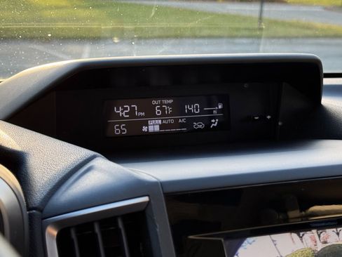 Used 2023 Subaru Crosstrek 2.0i Premium image 12