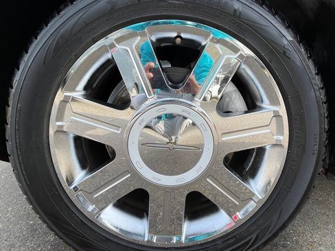 Used 2004 Ford Thunderbird image 18