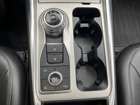 Used 2024 Ford Explorer XLT w/ Equipment Group 202A image 21