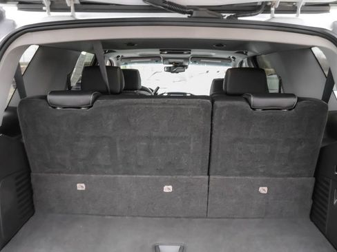 Used 2018 Chevrolet Tahoe LT w/ LT Signature Package image 28