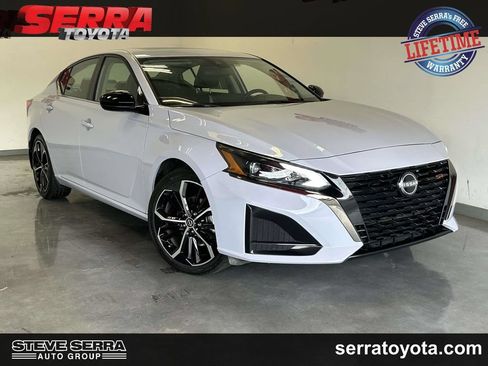Used 2025 Nissan Altima 2.5 SR w/ SR Premium Package FWD image 1