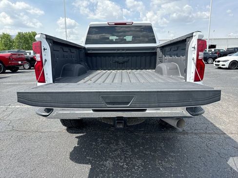 Used 2025 Chevrolet Silverado 2500 LT AWD/4WD image 24