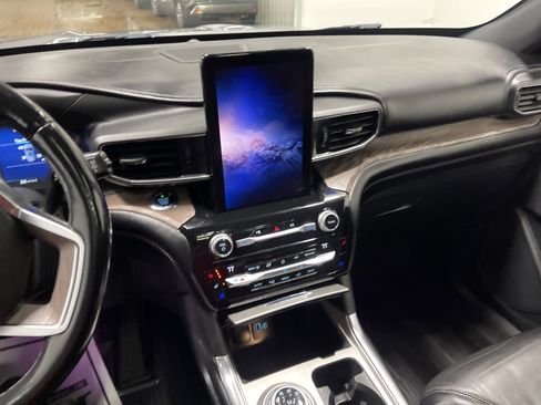 Used 2021 Ford Explorer Platinum w/ Equipment Group 601A image 28