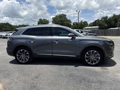 Used 2022 Lincoln Nautilus Reserve w/ Equipment Group 201A FWD image 6