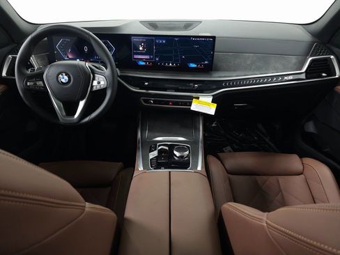 Used 2026 BMW X5 xDrive40i w/ Parking Assistance Package AWD/4WD image 9
