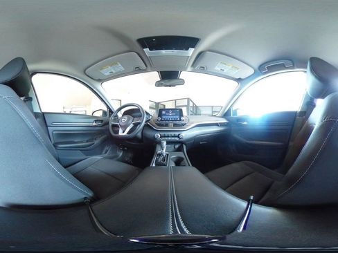 Used 2025 Nissan Altima 2.5 SV FWD image 42