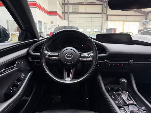 Used 2020 MAZDA MAZDA3 Hatchback w/ Preferred Package FWD image 21