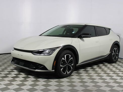 Used 2024 Kia EV6 Wind RWD image 27