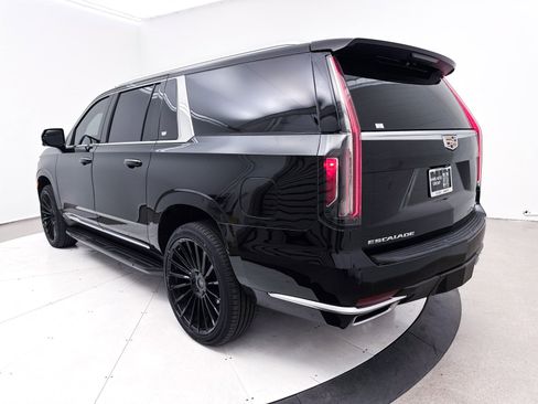 Used 2021 Cadillac Escalade ESV Premium Luxury Platinum image 18