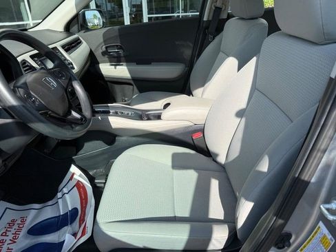 Used 2021 Honda HR-V LX image 16