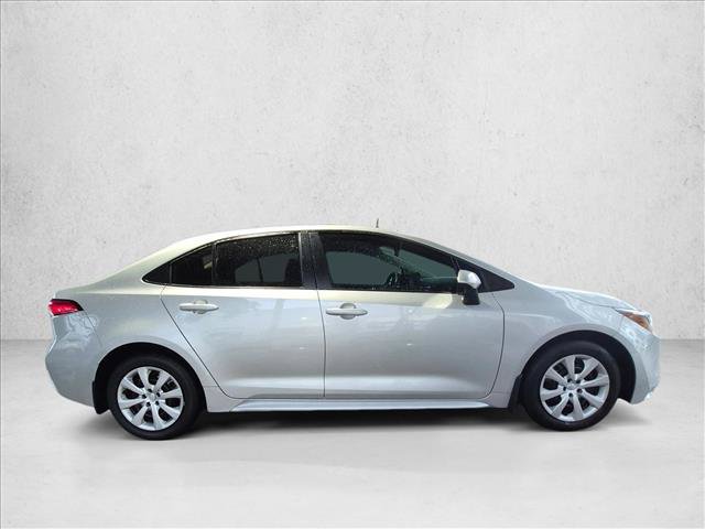 Used 2025 Toyota Corolla LE FWD image 4