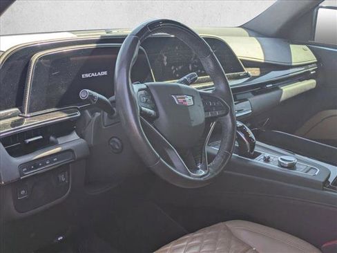 Used 2023 Cadillac Escalade Premium Luxury image 8