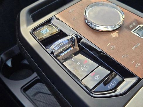 Used 2023 BMW iX xDrive50 w/ Ultimate Package image 15