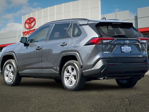 Certified 2023 Toyota RAV4 LE AWD/4WD image 5