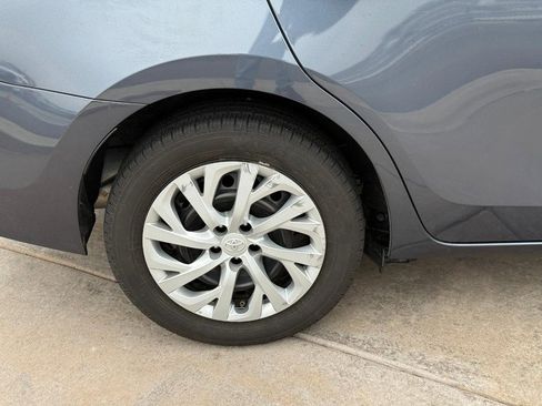 Used 2017 Toyota Corolla LE image 6