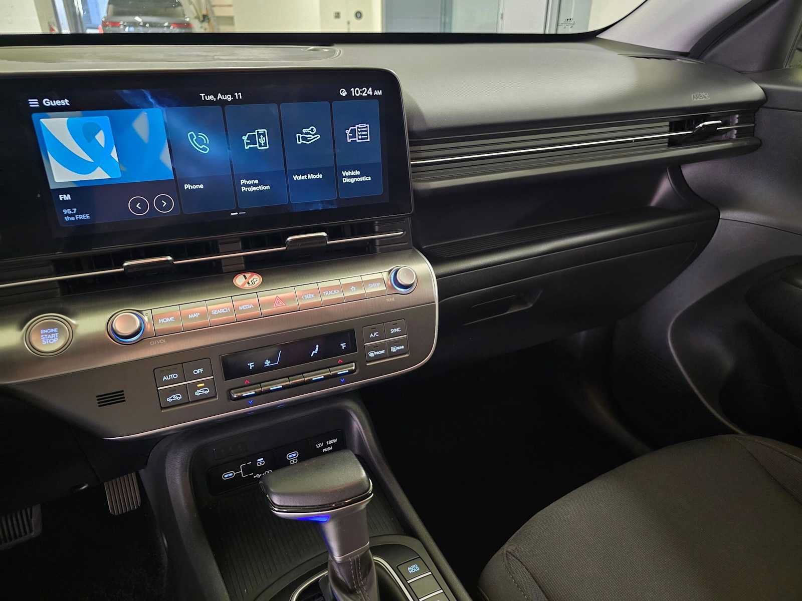 Used 2025 Hyundai Kona SEL AWD/4WD image 24