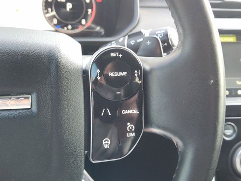 Used 2019 Land Rover Discovery HSE image 34