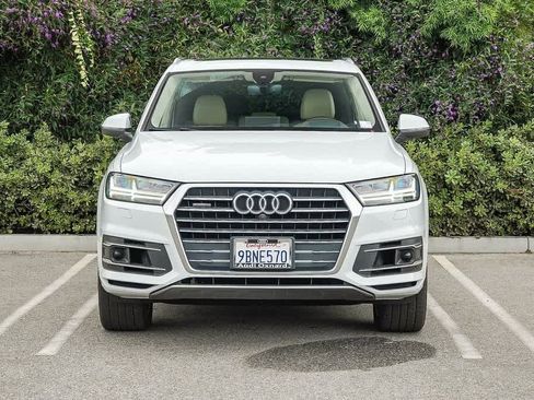 Used 2017 Audi Q7 3.0T Prestige image 2