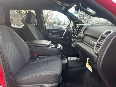 Used 2024 RAM 2500 Big Horn w/ Sport Appearance Package image 28