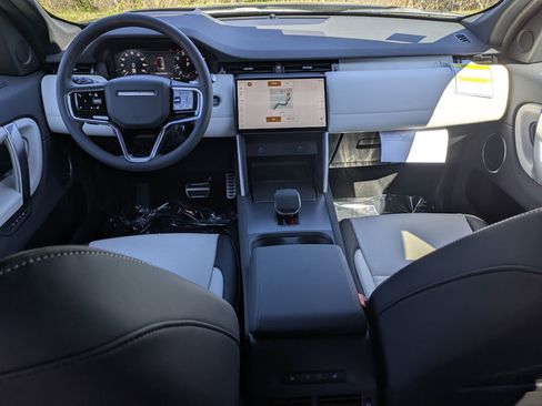 New 2026 Land Rover Discovery Sport Landmark AWD/4WD image 24