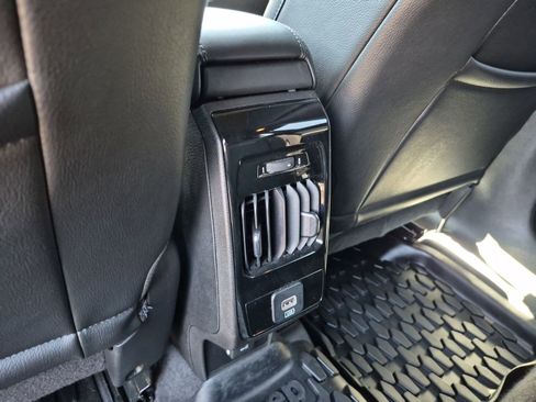 Used 2023 Jeep Compass Limited AWD/4WD image 20