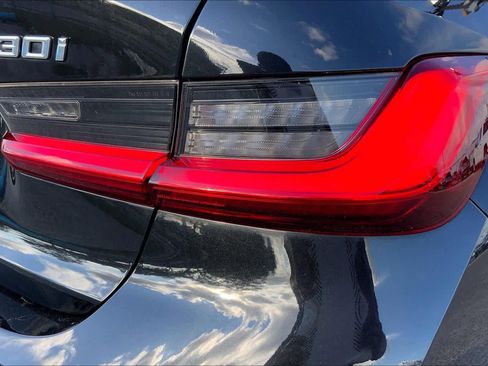 Used 2019 BMW 330i Sedan w/ Driving Assistance Package image 29