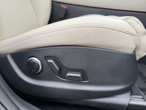 Used 2026 Genesis GV70 2.5T Advanced image 18