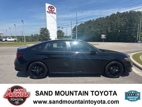 Used 2025 Honda Civic Sport image 2