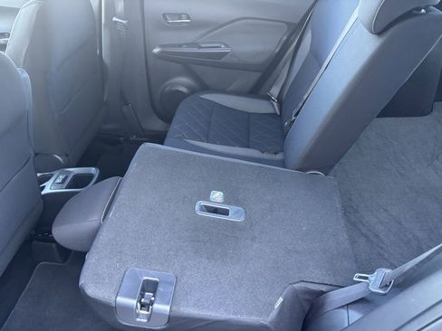 Used 2018 Nissan Kicks SV FWD image 25
