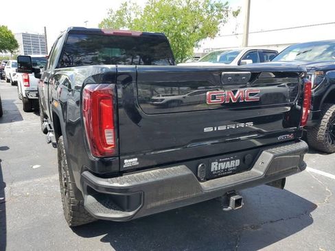 Used 2022 GMC Sierra 2500 AT4 AWD/4WD image 3