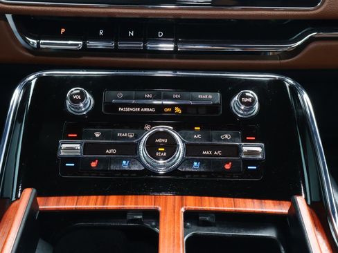 Used 2024 Lincoln Navigator L Reserve image 32