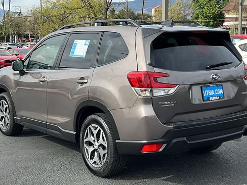 Used 2024 Subaru Forester Premium AWD/4WD image 7