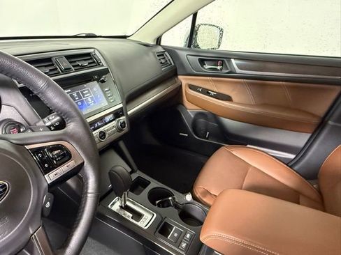 Used 2017 Subaru Outback 2.5i Touring AWD/4WD image 27