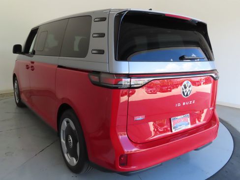 New 2025 Volkswagen ID. Buzz Pro S Plus image 7